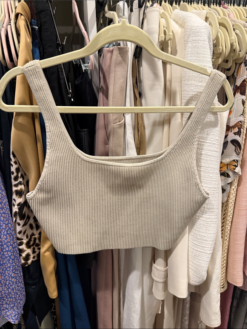 Aritzia -Babaton Ribbed Scoop Neck Cropped Tank Top - Cream